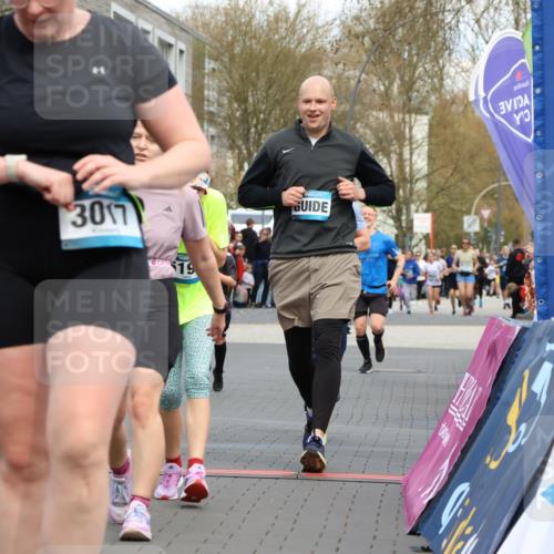 12.04.2026 - 45. Internationalen Wilhelmsburger Insellauf Strokosch-Dieckow http://msf.ph/oto/9479539 12.04.2026 12:59:36 Ziel 3017, 5111, 5124, 5644, 5718, 2082, 4741, 5191, 4287, 5219, 2068, 3246, 4035, 5244, 4128 meine-sportfotos.de