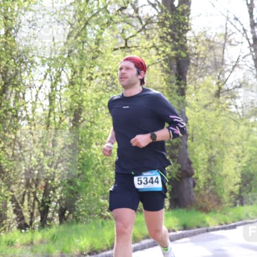 12.04.2026 - 45. Internationalen Wilhelmsburger Insellauf Yannick Fuchs http://msf.ph/oto/9479596 12.04.2026 10:17:57 Laufen 5344 meine-sportfotos.de