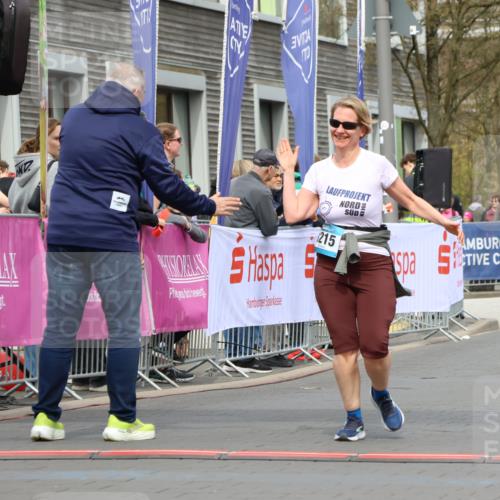 12.04.2026 - 45. Internationalen Wilhelmsburger Insellauf Strokosch-Dieckow http://msf.ph/oto/9479709 12.04.2026 13:28:03 Ziel 5222, 3215, 2756 meine-sportfotos.de