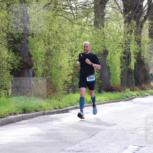 12.04.2026 - 45. Internationalen Wilhelmsburger Insellauf Yannick Fuchs http://msf.ph/oto/9479834 12.04.2026 10:18:22 Laufen 3562, 5473 meine-sportfotos.de