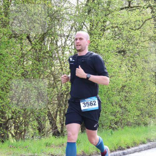 12.04.2026 - 45. Internationalen Wilhelmsburger Insellauf Yannick Fuchs http://msf.ph/oto/9479856 12.04.2026 10:18:25 Laufen 3562 meine-sportfotos.de