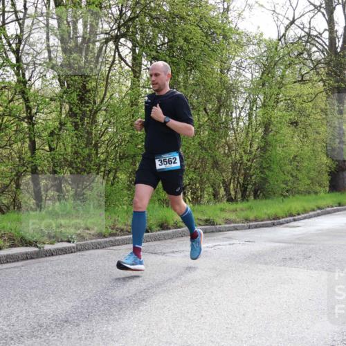 12.04.2026 - 45. Internationalen Wilhelmsburger Insellauf Yannick Fuchs http://msf.ph/oto/9479861 12.04.2026 10:18:26 Laufen 3562 meine-sportfotos.de