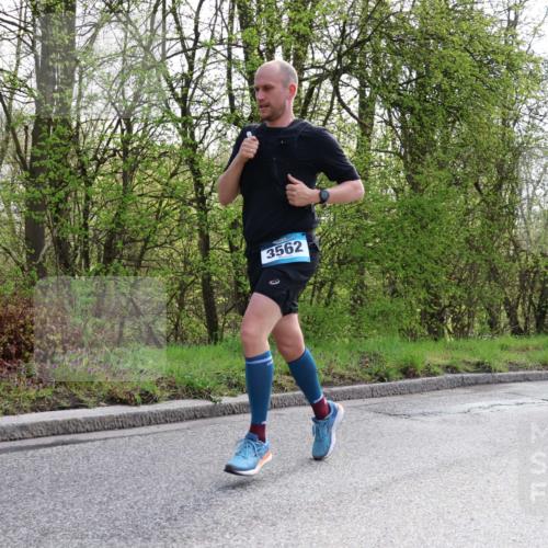 12.04.2026 - 45. Internationalen Wilhelmsburger Insellauf Yannick Fuchs http://msf.ph/oto/9479864 12.04.2026 10:18:26 Laufen 3562 meine-sportfotos.de