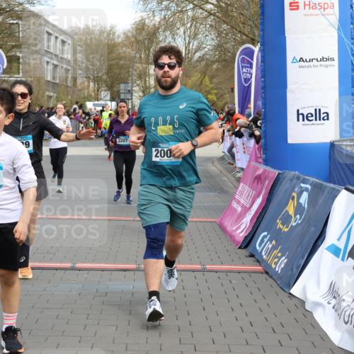 12.04.2026 - 45. Internationalen Wilhelmsburger Insellauf Strokosch-Dieckow http://msf.ph/oto/9479869 12.04.2026 13:00:07 Ziel 5339, 2006, 4096, 5081, 4623, 4620 meine-sportfotos.de