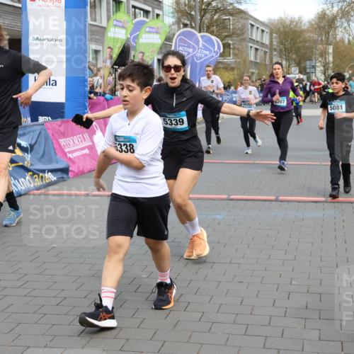 12.04.2026 - 45. Internationalen Wilhelmsburger Insellauf Strokosch-Dieckow http://msf.ph/oto/9479916 12.04.2026 13:00:08 Ziel 5339, 2006, 4096, 5081, 4623, 4620 meine-sportfotos.de