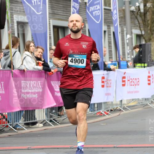 12.04.2026 - 45. Internationalen Wilhelmsburger Insellauf Strokosch-Dieckow http://msf.ph/oto/9479924 12.04.2026 13:27:47 Ziel 3960, 3955, 4900 meine-sportfotos.de