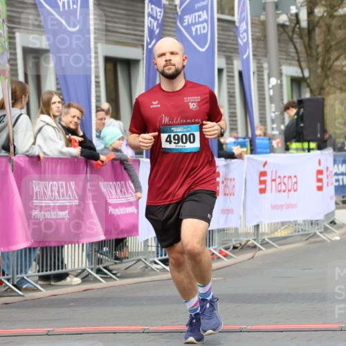 12.04.2026 - 45. Internationalen Wilhelmsburger Insellauf Strokosch-Dieckow http://msf.ph/oto/9479956 12.04.2026 13:27:46 Ziel 3960, 3955, 4900 meine-sportfotos.de