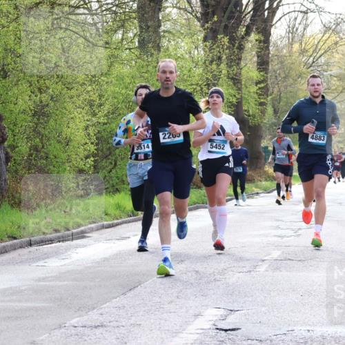 12.04.2026 - 45. Internationalen Wilhelmsburger Insellauf Yannick Fuchs http://msf.ph/oto/9479997 12.04.2026 10:18:46 Laufen 3514, 2263, 5452, 2979, 4075, 4883 meine-sportfotos.de