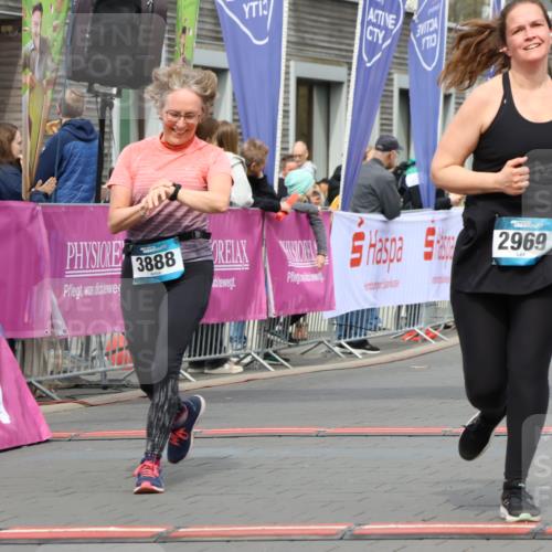 12.04.2026 - 45. Internationalen Wilhelmsburger Insellauf Strokosch-Dieckow http://msf.ph/oto/9480119 12.04.2026 13:27:39 Ziel 2306, 2969, 3888, 3960, 3955 meine-sportfotos.de