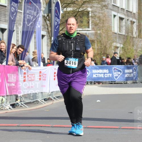 12.04.2026 - 45. Internationalen Wilhelmsburger Insellauf Strokosch-Dieckow http://msf.ph/oto/9480128 12.04.2026 11:50:42 Ziel 2416 meine-sportfotos.de