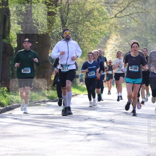 12.04.2026 - 45. Internationalen Wilhelmsburger Insellauf Yannick Fuchs http://msf.ph/oto/9480145 12.04.2026 10:30:42 Laufen  meine-sportfotos.de