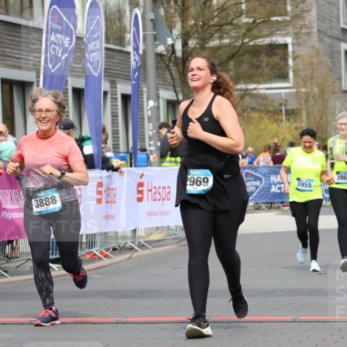 12.04.2026 - 45. Internationalen Wilhelmsburger Insellauf Strokosch-Dieckow http://msf.ph/oto/9480196 12.04.2026 13:27:38 Ziel 2306, 2969, 3888 meine-sportfotos.de