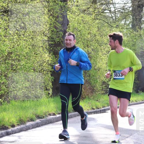 12.04.2026 - 45. Internationalen Wilhelmsburger Insellauf Yannick Fuchs http://msf.ph/oto/9480222 12.04.2026 10:19:20 Laufen 5833, 3904 meine-sportfotos.de