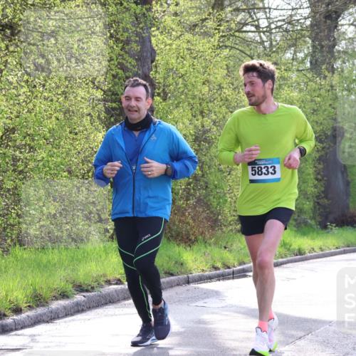 12.04.2026 - 45. Internationalen Wilhelmsburger Insellauf Yannick Fuchs http://msf.ph/oto/9480224 12.04.2026 10:19:20 Laufen 5833, 3904 meine-sportfotos.de