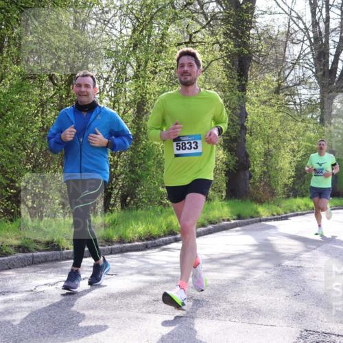 12.04.2026 - 45. Internationalen Wilhelmsburger Insellauf Yannick Fuchs http://msf.ph/oto/9480239 12.04.2026 10:19:21 Laufen 5833, 3904 meine-sportfotos.de