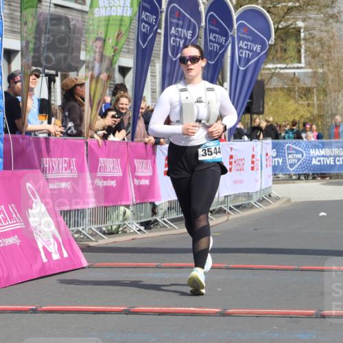 12.04.2026 - 45. Internationalen Wilhelmsburger Insellauf Strokosch-Dieckow http://msf.ph/oto/9480249 12.04.2026 11:52:26 Ziel 3544 meine-sportfotos.de