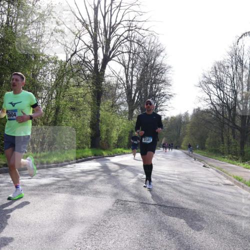 12.04.2026 - 45. Internationalen Wilhelmsburger Insellauf Yannick Fuchs http://msf.ph/oto/9480269 12.04.2026 10:19:24 Laufen 3904, 3141 meine-sportfotos.de