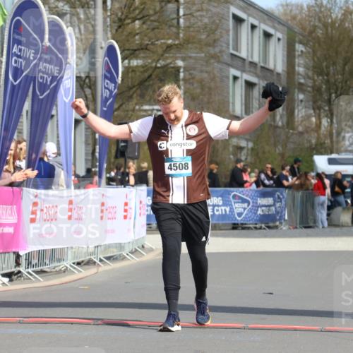 12.04.2026 - 45. Internationalen Wilhelmsburger Insellauf Strokosch-Dieckow http://msf.ph/oto/9480357 12.04.2026 11:54:01 Ziel 4508 meine-sportfotos.de