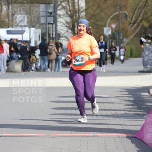 12.04.2026 - 45. Internationalen Wilhelmsburger Insellauf Strokosch-Dieckow http://msf.ph/oto/9480408 12.04.2026 11:54:06 Ziel 2566 meine-sportfotos.de