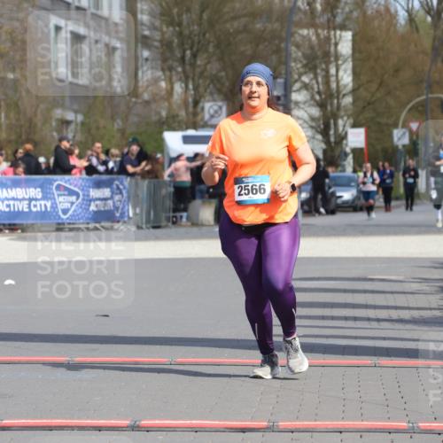 12.04.2026 - 45. Internationalen Wilhelmsburger Insellauf Strokosch-Dieckow http://msf.ph/oto/9480438 12.04.2026 11:54:08 Ziel 2566 meine-sportfotos.de