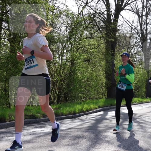 12.04.2026 - 45. Internationalen Wilhelmsburger Insellauf Yannick Fuchs http://msf.ph/oto/9480453 12.04.2026 10:30:59 Laufen  meine-sportfotos.de