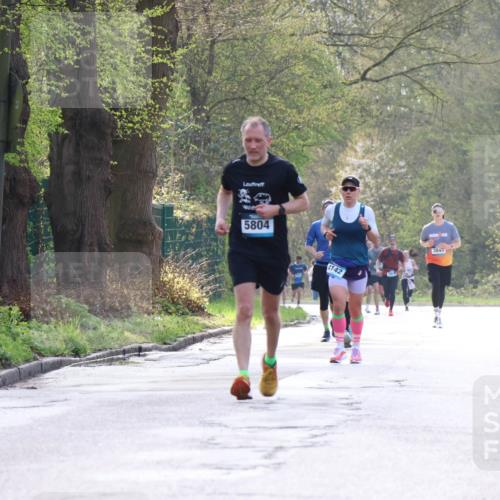 12.04.2026 - 45. Internationalen Wilhelmsburger Insellauf Yannick Fuchs http://msf.ph/oto/9480461 12.04.2026 10:19:46 Laufen 5804, 4142, 3845 meine-sportfotos.de