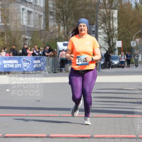 12.04.2026 - 45. Internationalen Wilhelmsburger Insellauf Strokosch-Dieckow http://msf.ph/oto/9480463 12.04.2026 11:54:09 Ziel 2566 meine-sportfotos.de