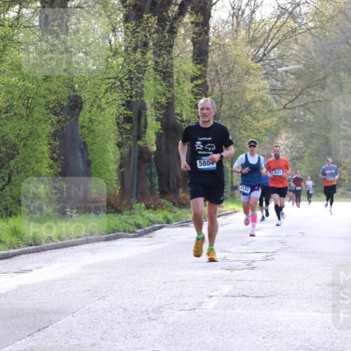 12.04.2026 - 45. Internationalen Wilhelmsburger Insellauf Yannick Fuchs http://msf.ph/oto/9480480 12.04.2026 10:19:49 Laufen 5804, 4142, 2627 meine-sportfotos.de