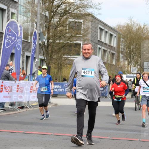 12.04.2026 - 45. Internationalen Wilhelmsburger Insellauf Strokosch-Dieckow http://msf.ph/oto/9480547 12.04.2026 13:26:54 Ziel 4411, 5206, 2360, 5245 meine-sportfotos.de