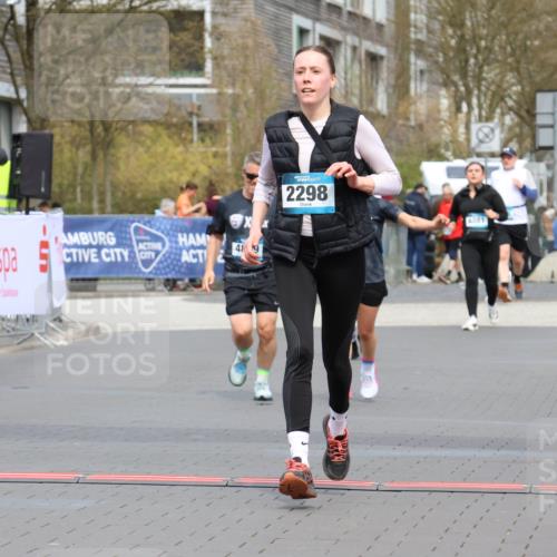 12.04.2026 - 45. Internationalen Wilhelmsburger Insellauf Strokosch-Dieckow http://msf.ph/oto/9480577 12.04.2026 13:26:34 Ziel 4064, 4684, 2298, 4839, 4840 meine-sportfotos.de