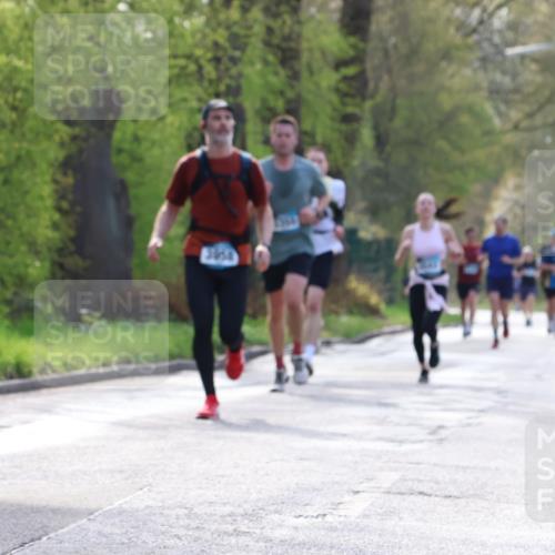 12.04.2026 - 45. Internationalen Wilhelmsburger Insellauf Yannick Fuchs http://msf.ph/oto/9480638 12.04.2026 10:20:12 Laufen 3658 meine-sportfotos.de