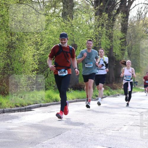 12.04.2026 - 45. Internationalen Wilhelmsburger Insellauf Yannick Fuchs http://msf.ph/oto/9480644 12.04.2026 10:20:14 Laufen 3958, 3355, 3542 meine-sportfotos.de