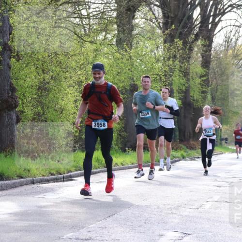 12.04.2026 - 45. Internationalen Wilhelmsburger Insellauf Yannick Fuchs http://msf.ph/oto/9480648 12.04.2026 10:20:14 Laufen 3958, 3355, 3542 meine-sportfotos.de