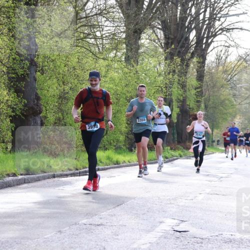 12.04.2026 - 45. Internationalen Wilhelmsburger Insellauf Yannick Fuchs http://msf.ph/oto/9480653 12.04.2026 10:20:15 Laufen 3355, 3958, 17, 3542 meine-sportfotos.de