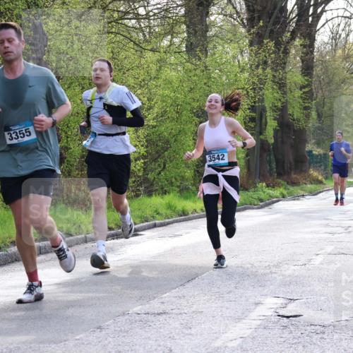 12.04.2026 - 45. Internationalen Wilhelmsburger Insellauf Yannick Fuchs http://msf.ph/oto/9480680 12.04.2026 10:20:17 Laufen 3355, 3542 meine-sportfotos.de