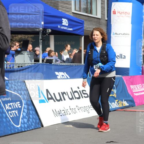 12.04.2026 - 45. Internationalen Wilhelmsburger Insellauf Strokosch-Dieckow http://msf.ph/oto/9480681 12.04.2026 11:54:50 Ziel 2679, 2680 meine-sportfotos.de