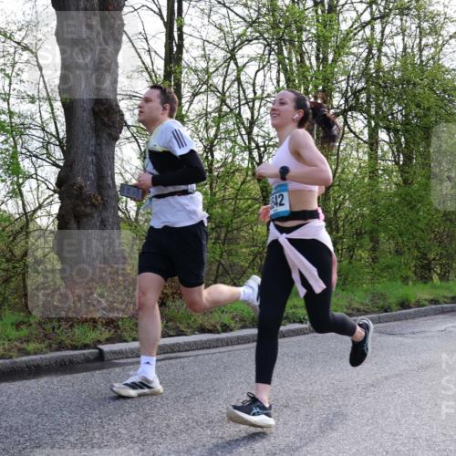 12.04.2026 - 45. Internationalen Wilhelmsburger Insellauf Yannick Fuchs http://msf.ph/oto/9480722 12.04.2026 10:20:21 Laufen 642 meine-sportfotos.de
