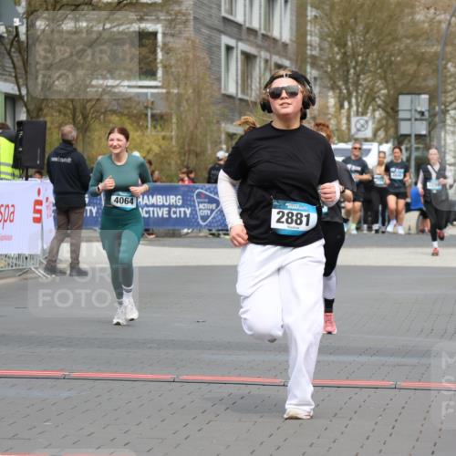 12.04.2026 - 45. Internationalen Wilhelmsburger Insellauf Strokosch-Dieckow http://msf.ph/oto/9480735 12.04.2026 13:26:27 Ziel 3024, 2881, 4064, 4684 meine-sportfotos.de