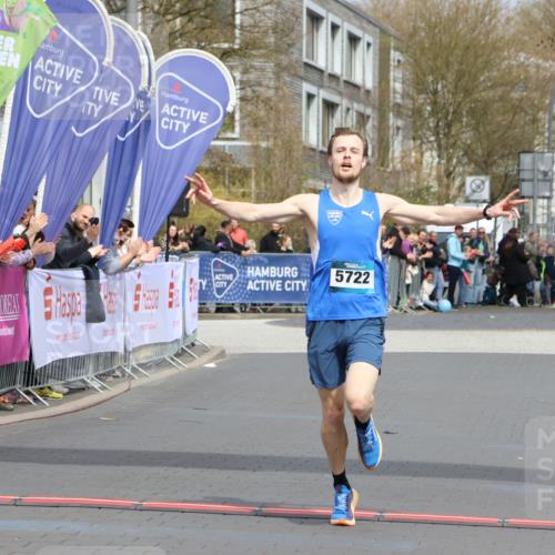 12.04.2026 - 45. Internationalen Wilhelmsburger Insellauf Strokosch-Dieckow http://msf.ph/oto/9480784 12.04.2026 12:46:05 Ziel 5722 meine-sportfotos.de