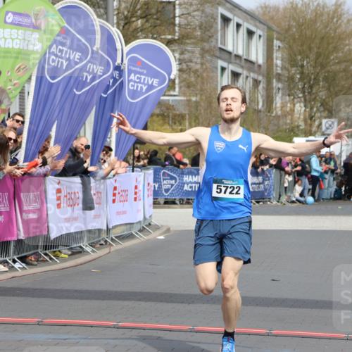 12.04.2026 - 45. Internationalen Wilhelmsburger Insellauf Strokosch-Dieckow http://msf.ph/oto/9480811 12.04.2026 12:46:06 Ziel 5722 meine-sportfotos.de