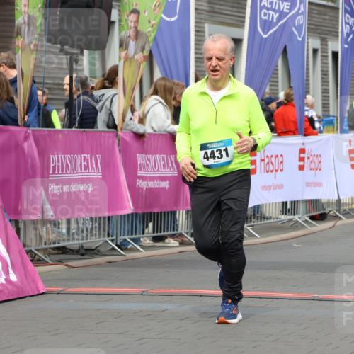 12.04.2026 - 45. Internationalen Wilhelmsburger Insellauf Strokosch-Dieckow http://msf.ph/oto/9480812 12.04.2026 13:26:18 Ziel 2717, 4431, 3023 meine-sportfotos.de