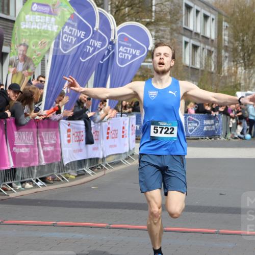 12.04.2026 - 45. Internationalen Wilhelmsburger Insellauf Strokosch-Dieckow http://msf.ph/oto/9480839 12.04.2026 12:46:06 Ziel 5722 meine-sportfotos.de