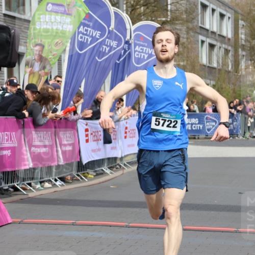 12.04.2026 - 45. Internationalen Wilhelmsburger Insellauf Strokosch-Dieckow http://msf.ph/oto/9480858 12.04.2026 12:46:06 Ziel 5722 meine-sportfotos.de