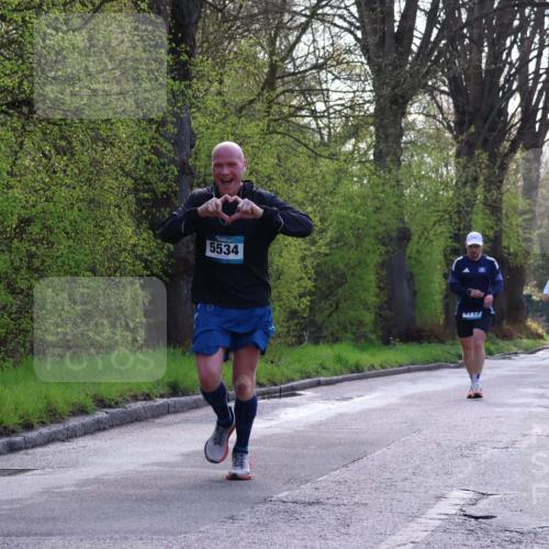 12.04.2026 - 45. Internationalen Wilhelmsburger Insellauf Yannick Fuchs http://msf.ph/oto/9480883 12.04.2026 10:20:38 Laufen 0, 5534, 4340 meine-sportfotos.de
