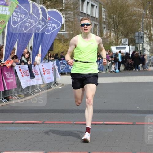 12.04.2026 - 45. Internationalen Wilhelmsburger Insellauf Strokosch-Dieckow http://msf.ph/oto/9480953 12.04.2026 12:46:39 Ziel 4093 meine-sportfotos.de