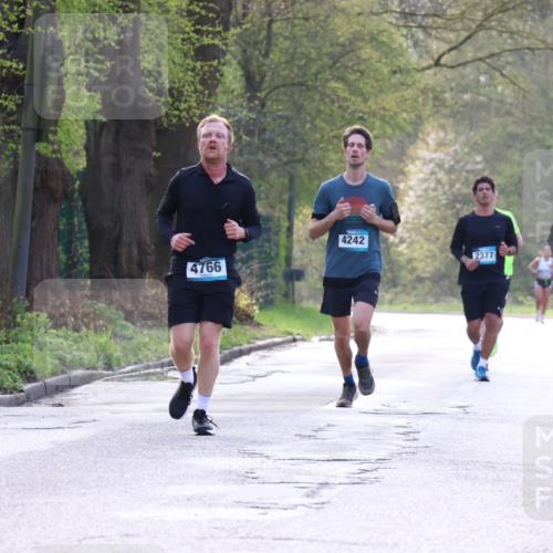 12.04.2026 - 45. Internationalen Wilhelmsburger Insellauf Yannick Fuchs http://msf.ph/oto/9481010 12.04.2026 10:20:56 Laufen 4242, 2377, 4766, 2323, 1180 meine-sportfotos.de