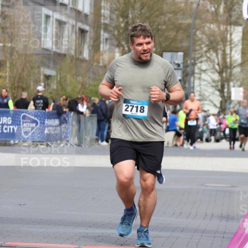 12.04.2026 - 45. Internationalen Wilhelmsburger Insellauf Strokosch-Dieckow http://msf.ph/oto/9481013 12.04.2026 13:25:53 Ziel 2718 meine-sportfotos.de