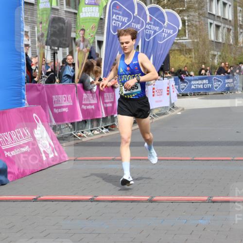 12.04.2026 - 45. Internationalen Wilhelmsburger Insellauf Strokosch-Dieckow http://msf.ph/oto/9481115 12.04.2026 12:47:11 Ziel 5365 meine-sportfotos.de