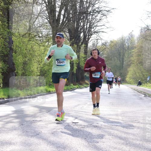 12.04.2026 - 45. Internationalen Wilhelmsburger Insellauf Yannick Fuchs http://msf.ph/oto/9481167 12.04.2026 10:21:13 Laufen 5841, 5811 meine-sportfotos.de