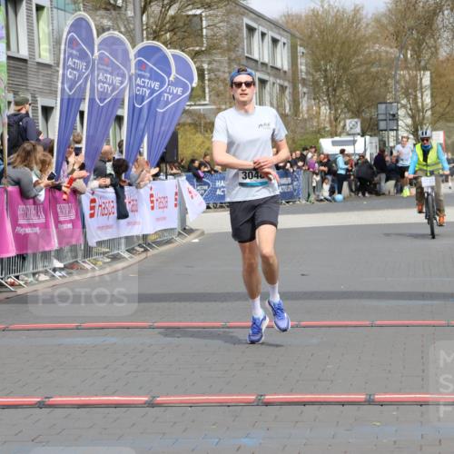 12.04.2026 - 45. Internationalen Wilhelmsburger Insellauf Strokosch-Dieckow http://msf.ph/oto/9481174 12.04.2026 12:47:22 Ziel 3048 meine-sportfotos.de